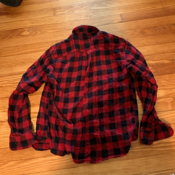 Black and red checkered flannel - Picture 2 of 3